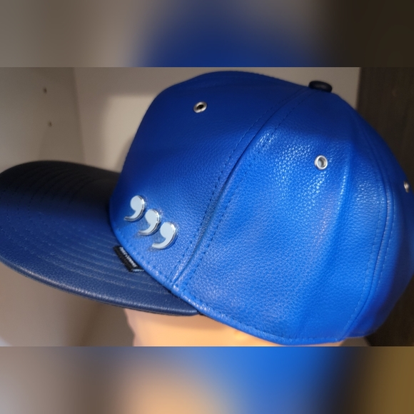 BNWOT 3 Commas Snapback Hat - Picture 6 of 6